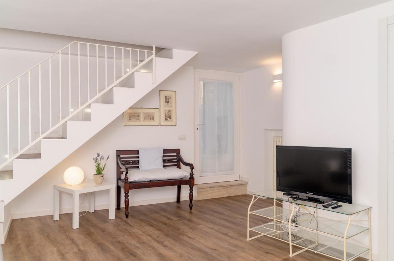 Apulialux Panta Rei Luxury House Nel Centro Storico Apartment Altamura Bagian luar foto